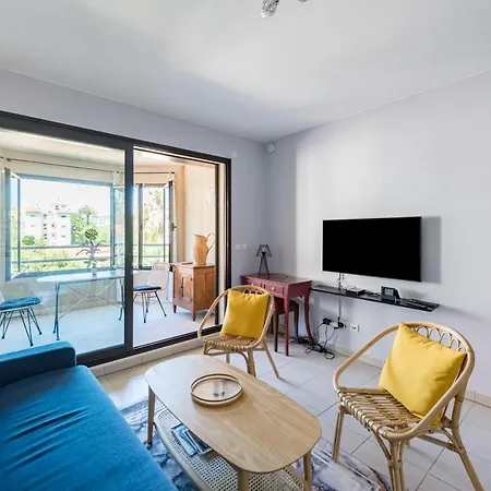 Beau Veranda A Deux Pas De La - Parking Inclus Apartment *